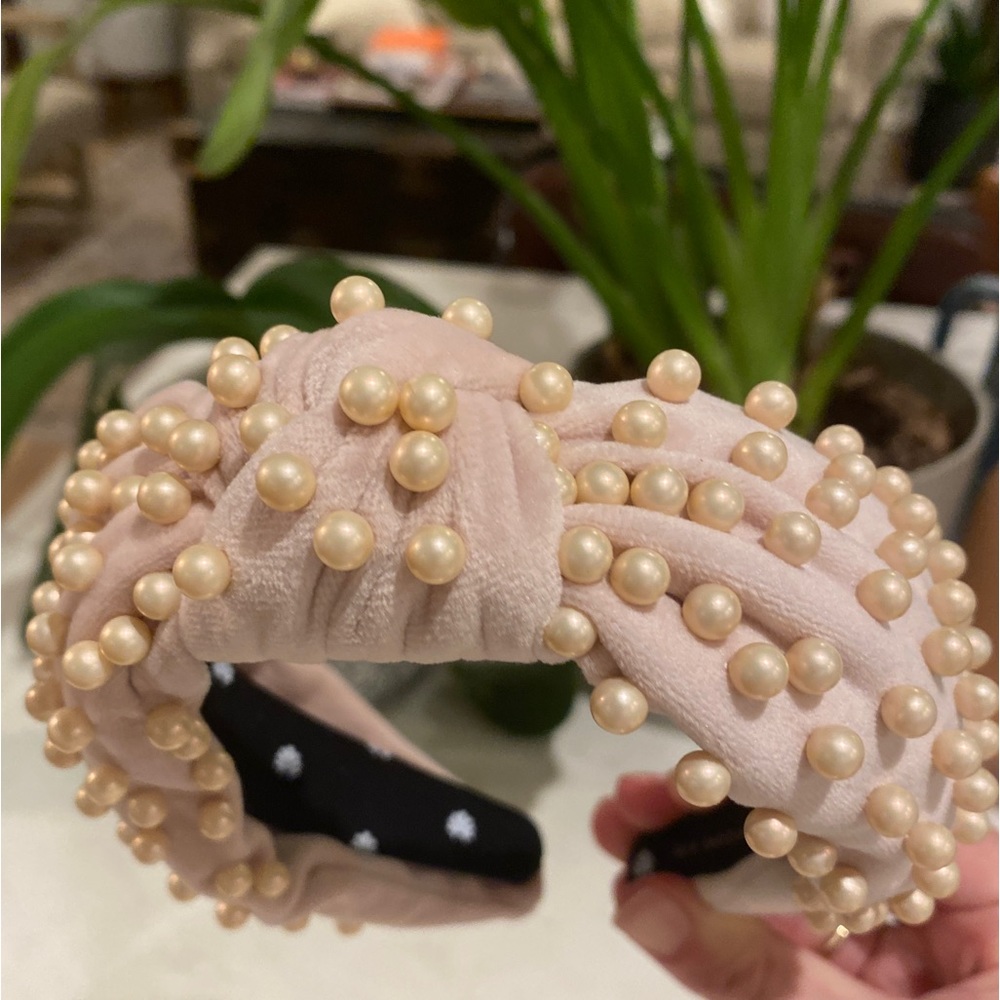 Lele Sadoughi pale pink velvet pearl headband